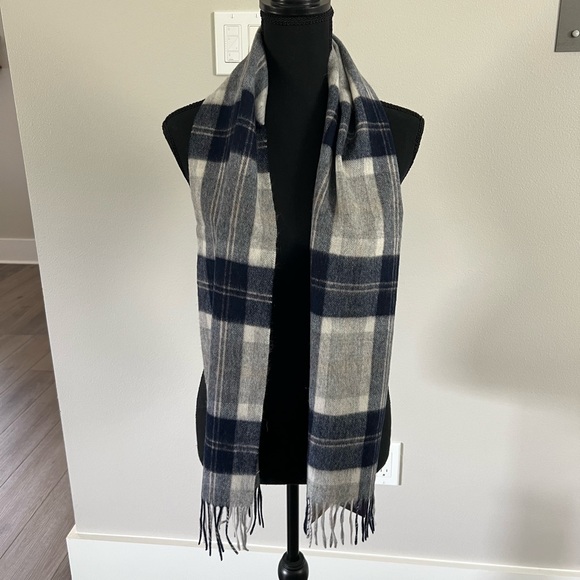 NWT Ballantrae Edinburgh 100% Lambswool Scarf - Picture 3 of 9